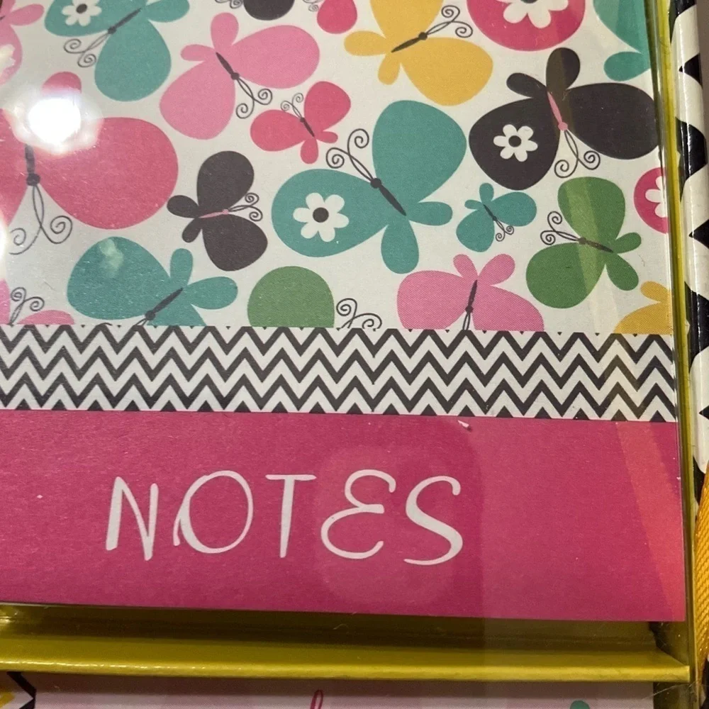 Scholastic Inc. Stationery Set Pink Light Design Ages 8 & Up Pink Turquoise
